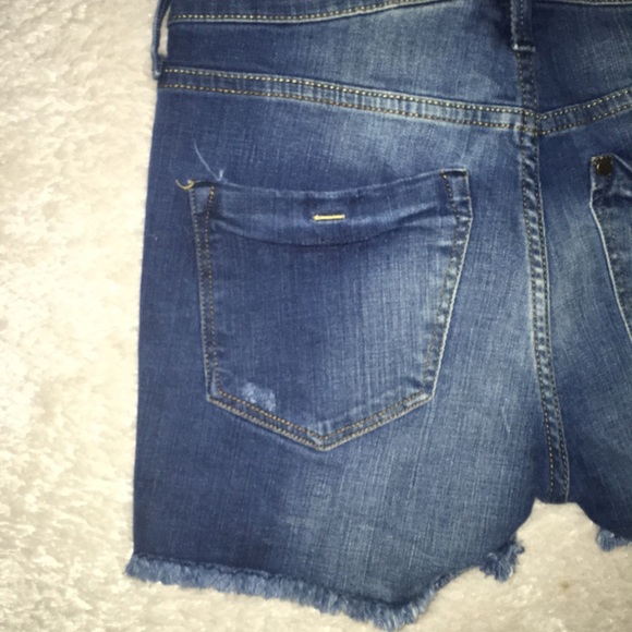 H&M jean shorts - Picture 4 of 5